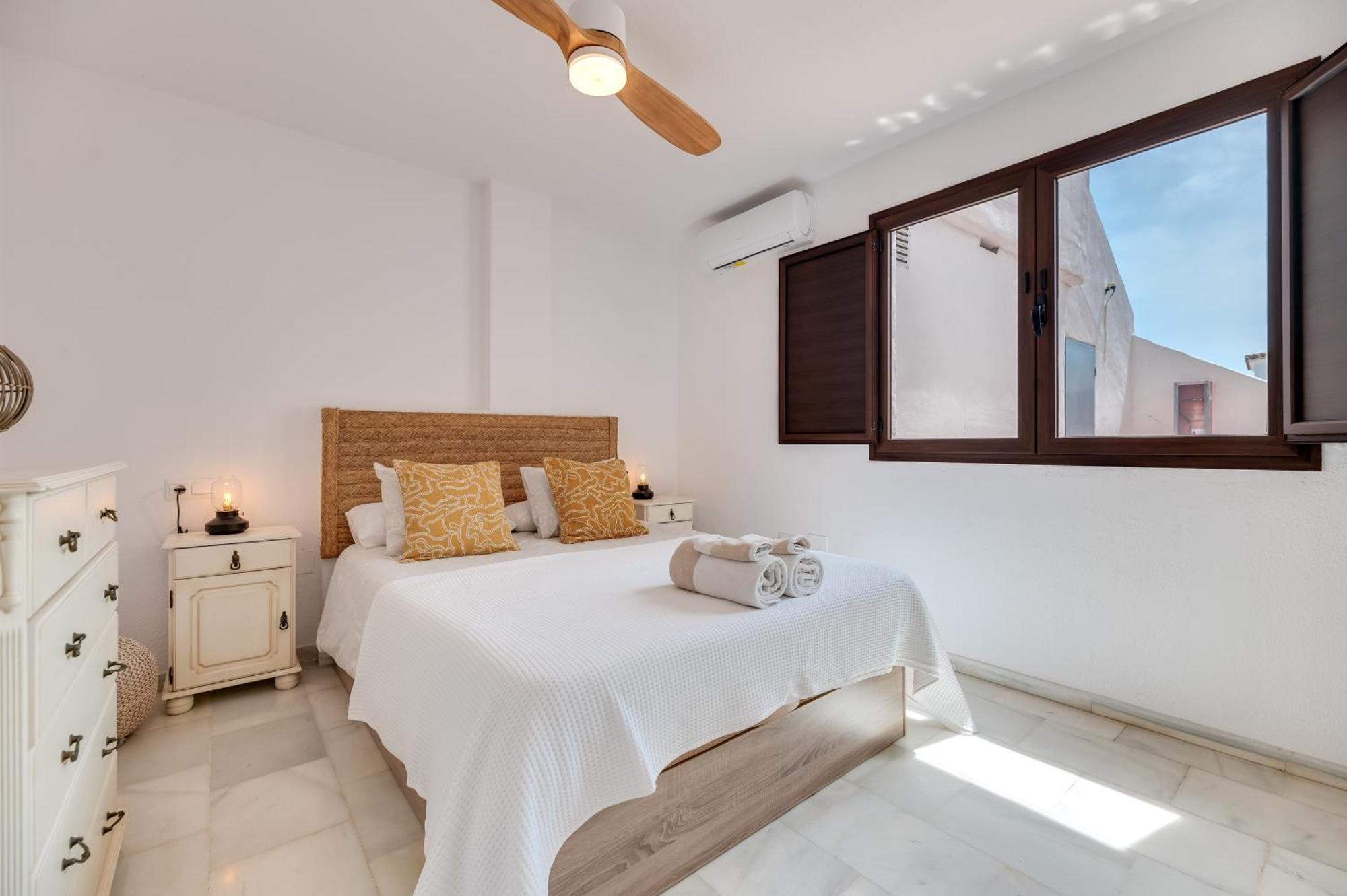 Apartamento Con Amplio Porche Y Bbq Benalmadena Luaran gambar