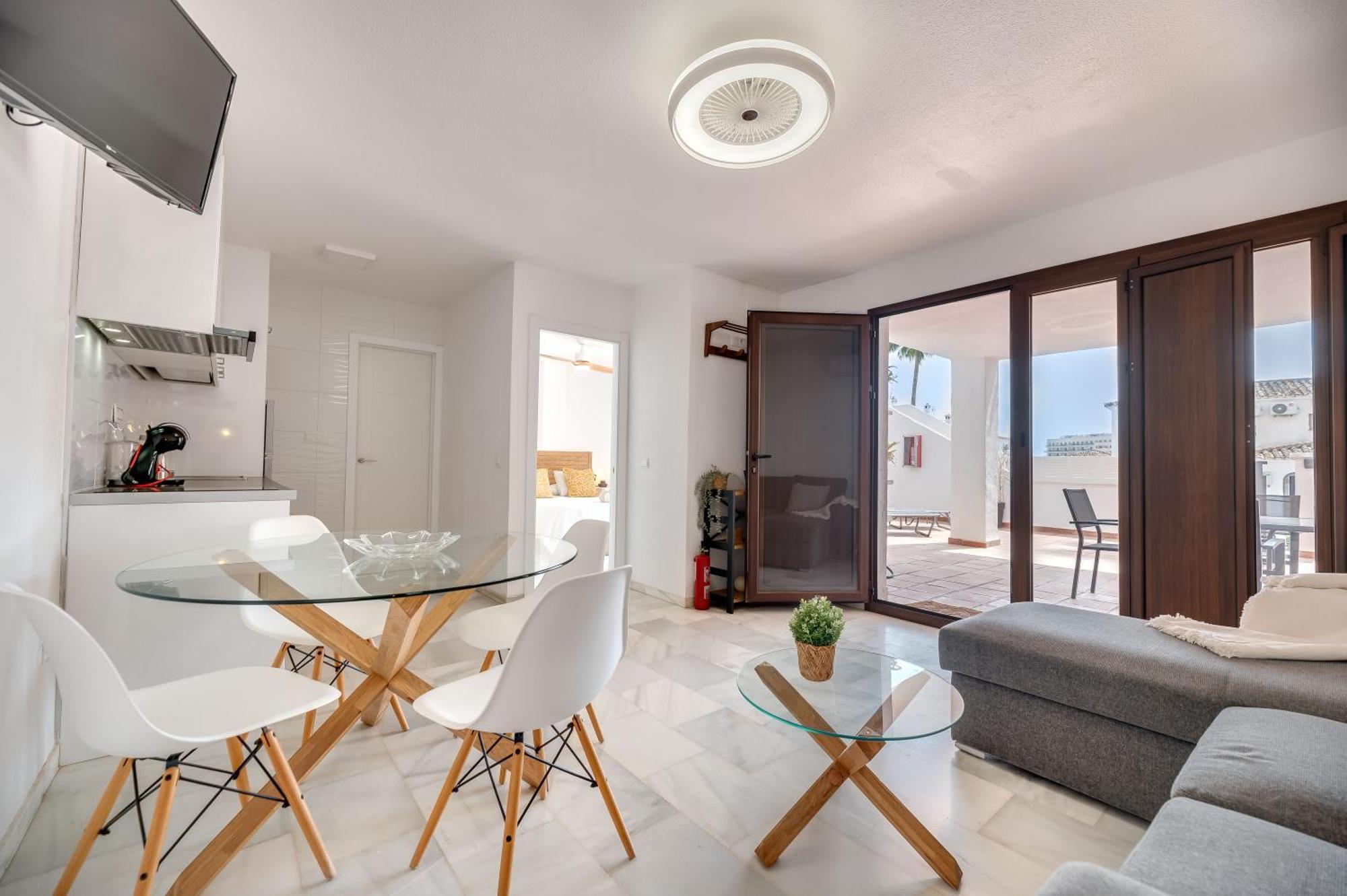 Apartamento Con Amplio Porche Y Bbq Benalmadena Luaran gambar